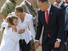 Córka Nawrockiego ofiarą hejtu. Prokuratura analizuje 30 tysięcy wpisów