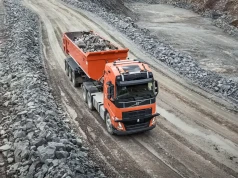 Ciągniki Volvo FH z autopilotami wykonały 3-letnie zlecenie: 11 tys. kółek ze skałami