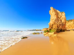 Odwiedź najbardziej słoneczny zakątek Europy 🌊☀️ Wycieczka do Algarve za 1089 PLN (loty + noclegi z basenem) 💦👙