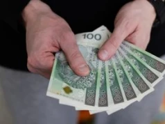 Ile trzeba zarabiać na 8 tys. zł emerytury? Oto wyliczenia