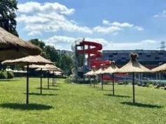Odkryte baseny przy ul. Wejherowskiej już otwarte. Zmieniło się, czekają palmy, leżaki i nauka pływania