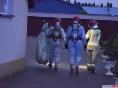 Żrąca ciecz w rowie melioracyjnym. Interweniowała Specjalistyczna Grupa Ratownictwa Chemiczno-Ekologicznego