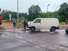 Pleszew. Dostawczakiem w pociąg, to mogło się skończyć tragicznie