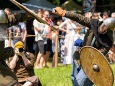 Rycerze, rzemieślnicy i zakonnicy. Trwa festiwal w Lądzie