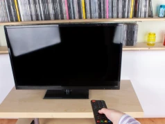 Słońce niszczy ekrany TV. Naukowcy odkryli rozwiązanie