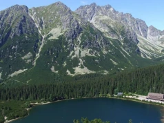 Popradzki Staw to alternatywa dla Morskiego Oka. Widoki i mniej tłumów