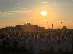 Lednica młodych, czyli "Dzieło Boże na zwykłym polu"