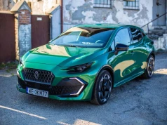 Renault zatrudniło sztuczną inteligencję. Nowy doradca AI pomoże wybrać samochód i przekonać do elektryka