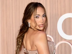 Beż, kaszmir i satyna. Jennifer Lopez pokazuje najpiękniejsze połączenie sezonu