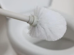 Szczotka do WC odchodzi do lamusa. Te nowe trendy z łazienek podbijają mieszkania