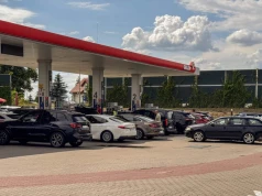 Stacje benzynowe oblężone, gigantyczne kolejki do restauracji. Tak Polacy wracali z długiego weekendu