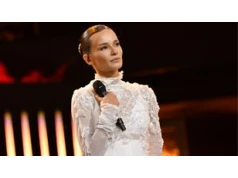 Natalia Szroeder cała w prześwitach na scenie w Opolu. Ta kreacja robi OGROMNE wrażenie