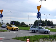 Kiedy na rondzie trzeba włączać lewy kierunkowskaz? Wyjaśniam wyrok sądu