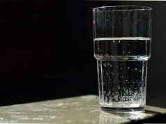 Pół litra wody z kranu w restauracjach bez opłat. Kiedy nowe przepisy mogą wejść w życie?