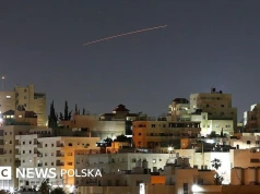 Izrael odpowiada nalotami po irańskim ataku rakietowym na północy kraju