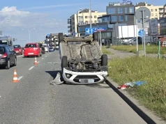 Groźny wypadek w Rzeszowie. Samochód przewrócił się na dach