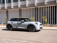MINI i Paul Smith znowu razem. Edycja specjalna to hołd dla brytyjskiego stylu i klasycznego Mini z 1959 roku