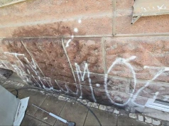 Warszawska kamienica została oczyszczona z graffiti. Konserwator jednak nie wyraził zgody na zastosowanie warstwy antyggrafitti. Wiemy dlaczego