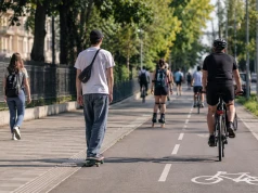Wykluczeni z ulic, niechciani na chodnikach. Gdzie mają jeździć rolkarze i deskorolkarze?