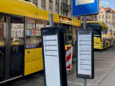 Kolejna zatoka autobusowa z kostki granitowej jest remontowana