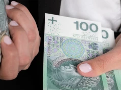 800 zł dla dzieci na wakacje. Pieniądze otrzyma tylko ta grupa. Reszta jest poza programem