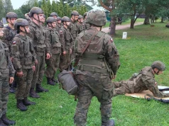 Szef MON zachęca do „Wakacji z wojskiem”. Uczestnicy dostaną wynagrodzenie