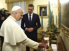 Leon XIV w Hiszpani: Dlaczego papież pomaga socjalistycznemu rządowi Pedro Sancheza?
