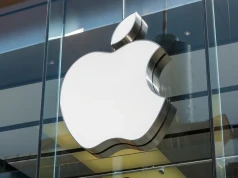 Nowa Siri AI bez Europy. Apple obwinia unijne przepisy, KE odpowiada