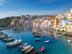 To nie Capri ani Ischia. Najmniejsza z wysp wygląda jak namalowana. Jeden film zmienił wszystko