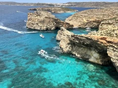 Comino – niewielka wyspa z Błękitną Laguną. Najpiękniejszy zakątek Malty?