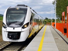Pierwszy pociąg pasażerski na nowym odcinku trasy do Srebrnej Góry (zdjęcia)