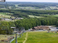 „Wakacje na Górze Kamieńsk – aktywnie i bezpiecznie”. Przed nami kolejny rodzinny festyn pełen atrakcji