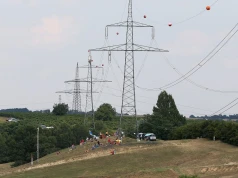 Po co są kule na liniach wysokiego napięcia? To nie żadna ozdoba. Odgrywają ważną rolę