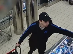 Nabrał pełen koszyk i minął kasy bez płacenia. Szuka go olsztyńska policja