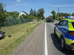 Wypadek w pobliżu Ciechanowa. Samochód zderzył się z motocyklem