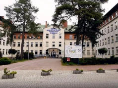 Burza wokół konsolidacji szpitala w Mielcu z USK w Rzeszowie. Radni zamknęli się przed protestującymi