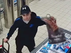 Policja szuka młodzieńca z Biedronki w Olsztynie. Monitoring nagrał, co zrobił