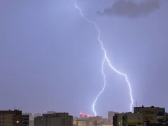 Nadciągają burze z gradem i silny wiatr. IMGW wydał alert dla 11 województw