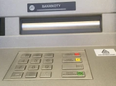 Banki blokują pieniądze po śmierci bliskich. UOKiK interweniuje