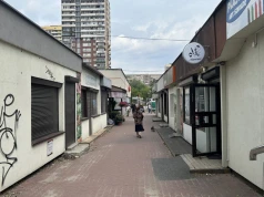 Nie tylko Carrefour znika. Mieszkańcy nie mogli uwierzyć, że to koniec pawilonów