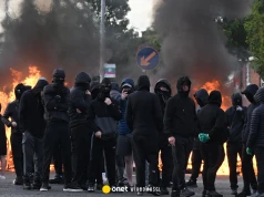 Belfast w ogniu. Powracają obrazy z "najmroczniejszych rozdziałów" historii Irlandii Północnej