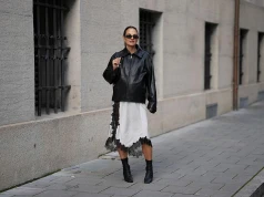 Ten trend przeżywa największy boom od dekady. Jak stylizować buduarową spódnicę?