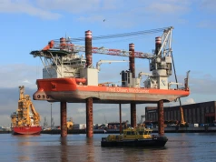 Incydent w porcie Esbjerg. Statek instalacyjny offshore uderzył w nabrzeże i suwnice
