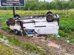 Seria porannych kolizji. Śliska nawierzchnia zaskoczyła kierowców, policja apeluje o rozsądek