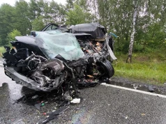 Czołowe zderzenie busa z ciężarówką na DK70