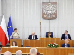 Senat bez poprawek przyjął ustawę o prawach i obowiązkach uczniów, choć nauczyciele i dyrektorzy są przeciwko. Teraz projekt trafi na biurko prezydenta