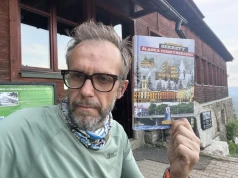 Dwa lata poszukiwań i archiwalnych kwerend. Efekt – ponad 30 niezwykłych historii w książce Tomasza Wolffa. Kierowco, zatrzymaj się, leci skoczek…