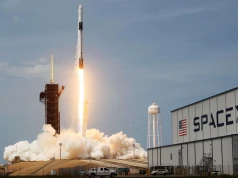 Najsłynniejszy inżynier silników rakietowych chce stworzyć „firmę kurierską” w kosmosie. To były pierwszy pracownik SpaceX