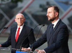 Trzęsienie ziemi w Wielkiej Brytanii. Dymisja i cięcia w armii