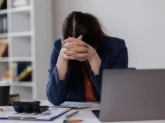 Firmy nie zwalniają masowo, ale jest nowy problem